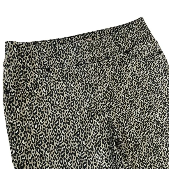 Chicos Leopard Print Pull On Pants Women’s Size 8 Stretch - Picture 5 of 16